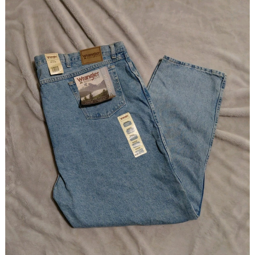 Wrangler Rugged Wear Mens Jeans Light Blue 54X32 Classic Fit Denim BNWT